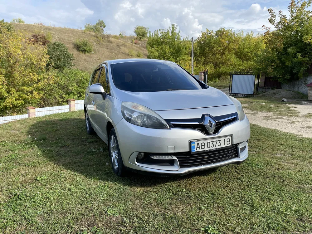 Фото 2013 Renault Scenic III