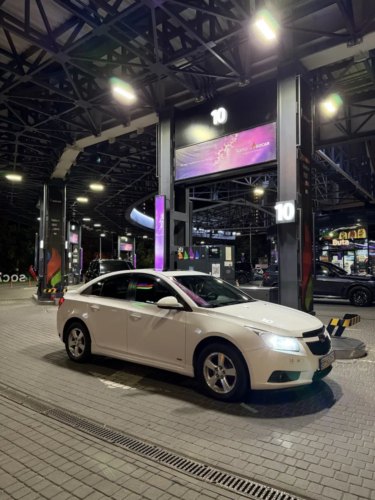 Фото 2012 Chevrolet Cruze