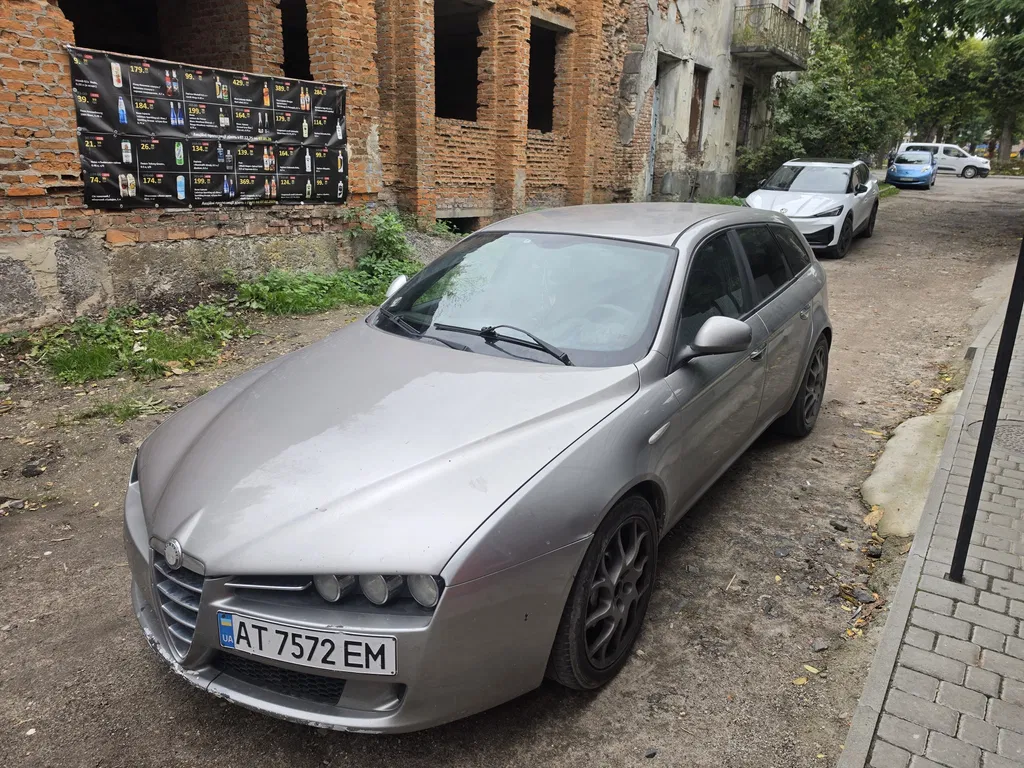 Фото 2011 Alfa Romeo 159