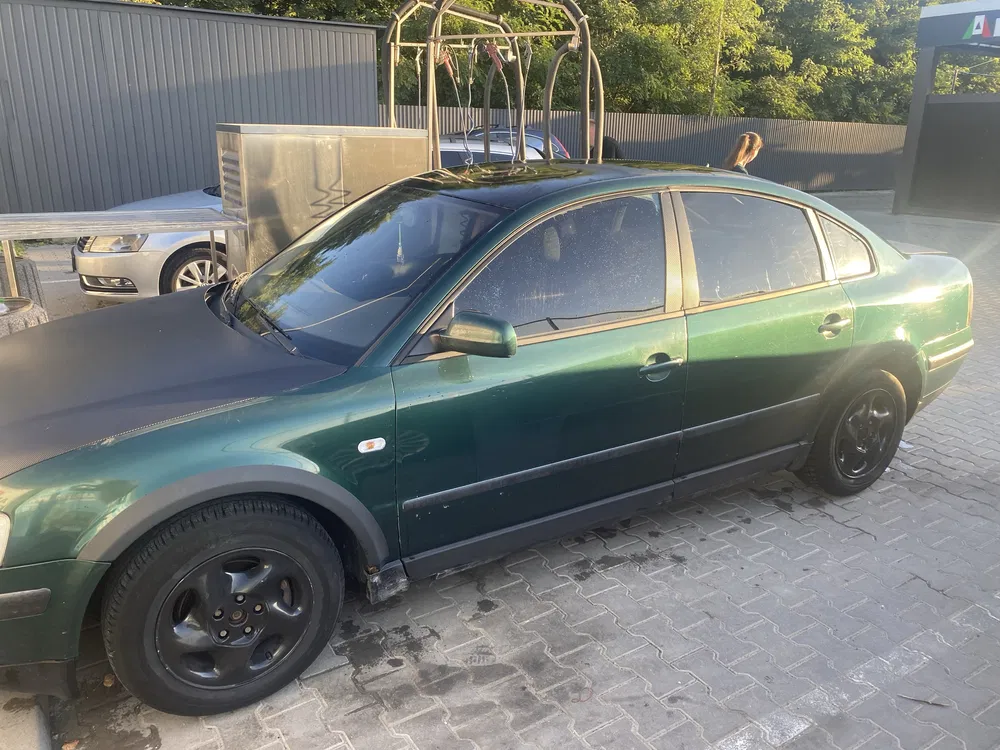 Фото 1998 Volkswagen Passat Sedan