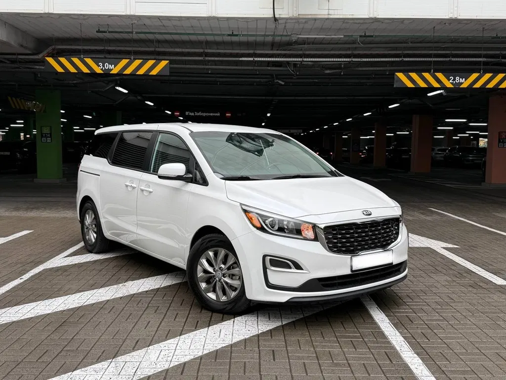 Фото 2020 Kia Sedona