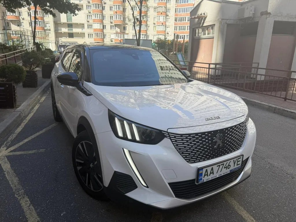 Фото 2021 Peugeot 2008