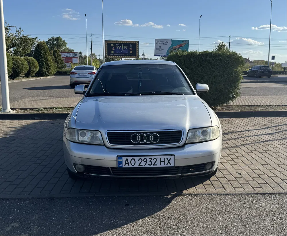 Фото 2000 Audi A4