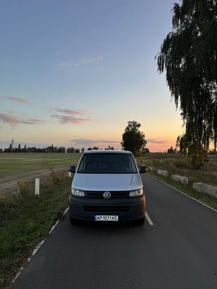 Фото 2012 Volkswagen Transporter