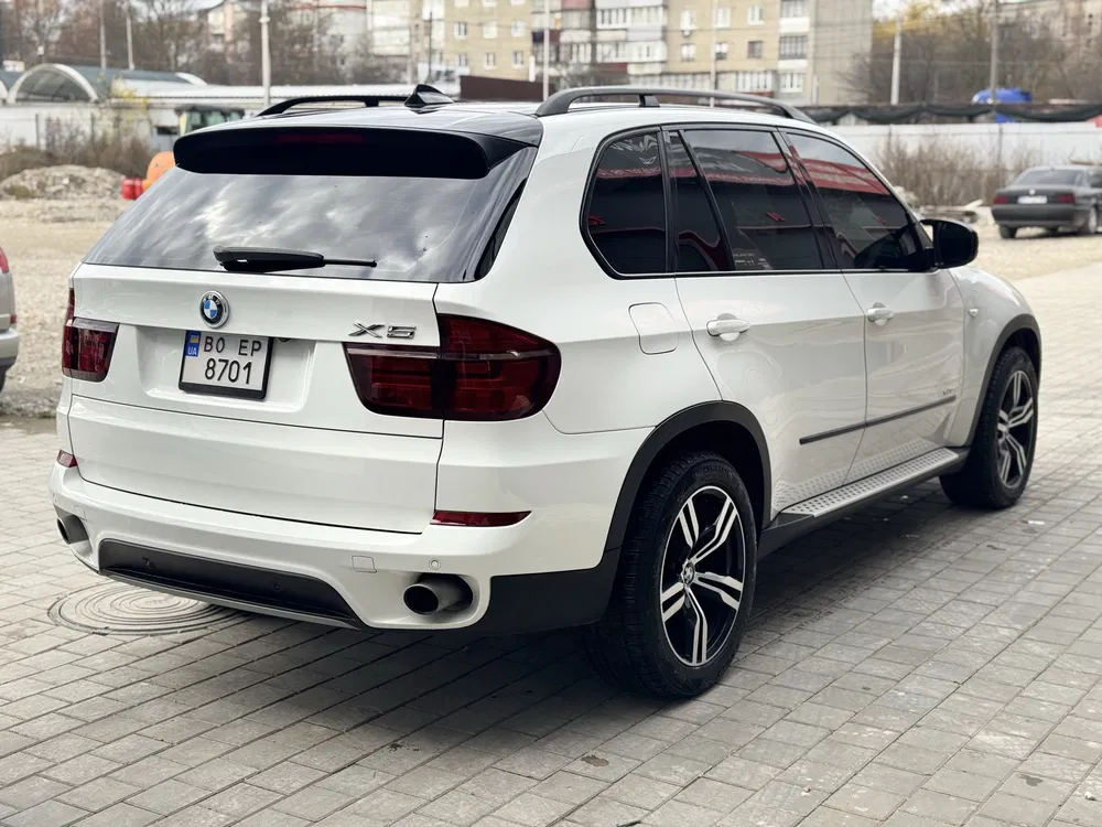 Фото 2011 BMW X5