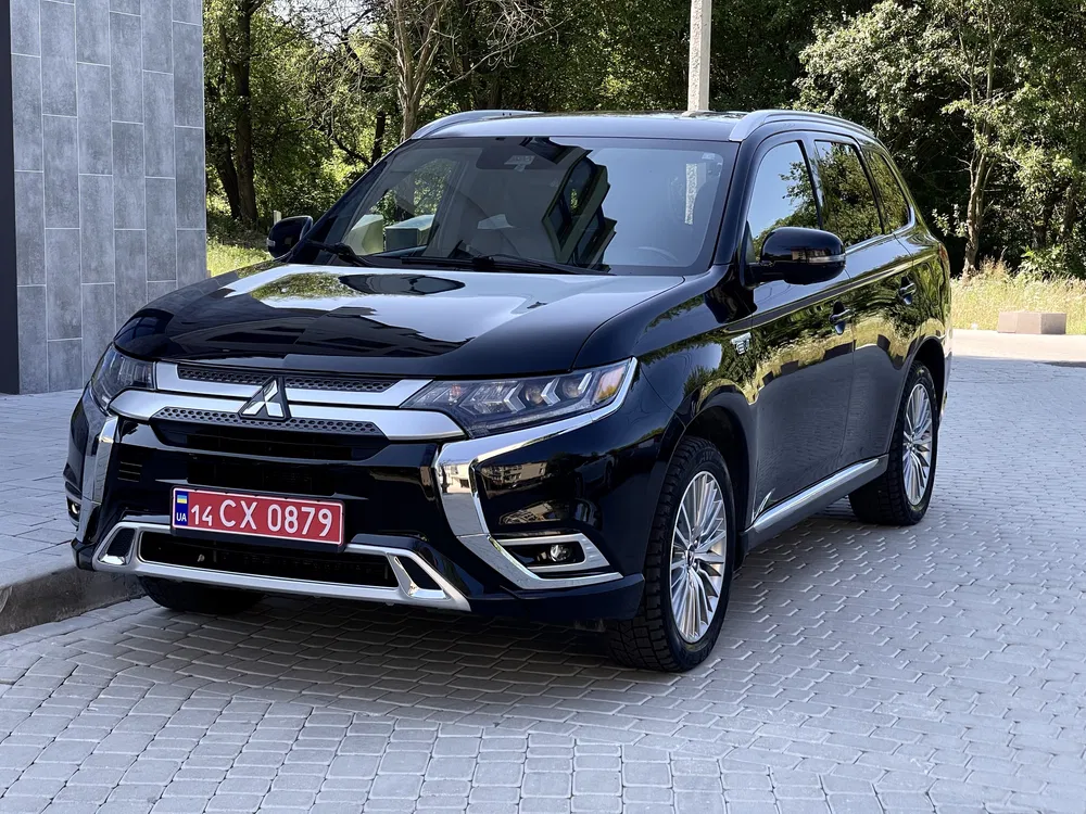 Фото 2020 Mitsubishi Outlander