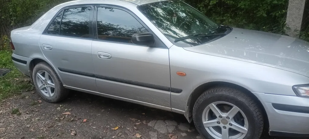 Фото 1999 Mazda 626