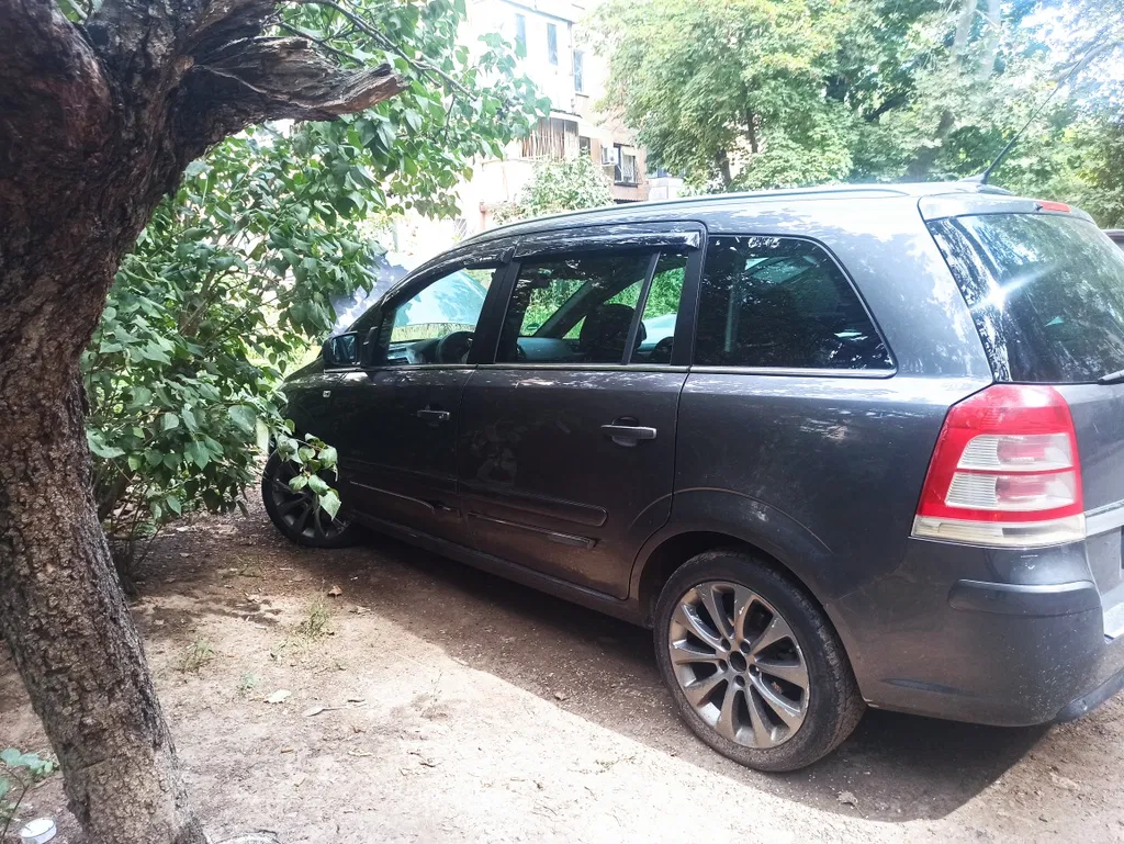 Фото 2011 Opel Zafira