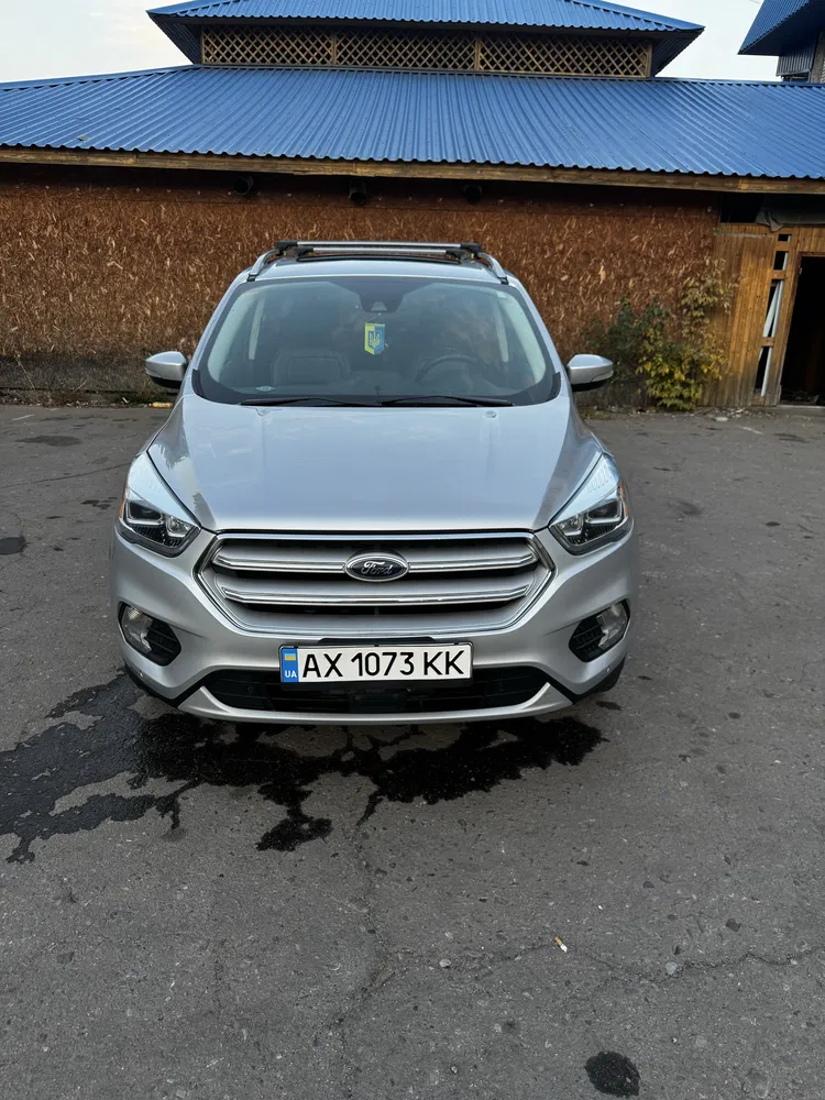 Фото 2018 Ford Escape