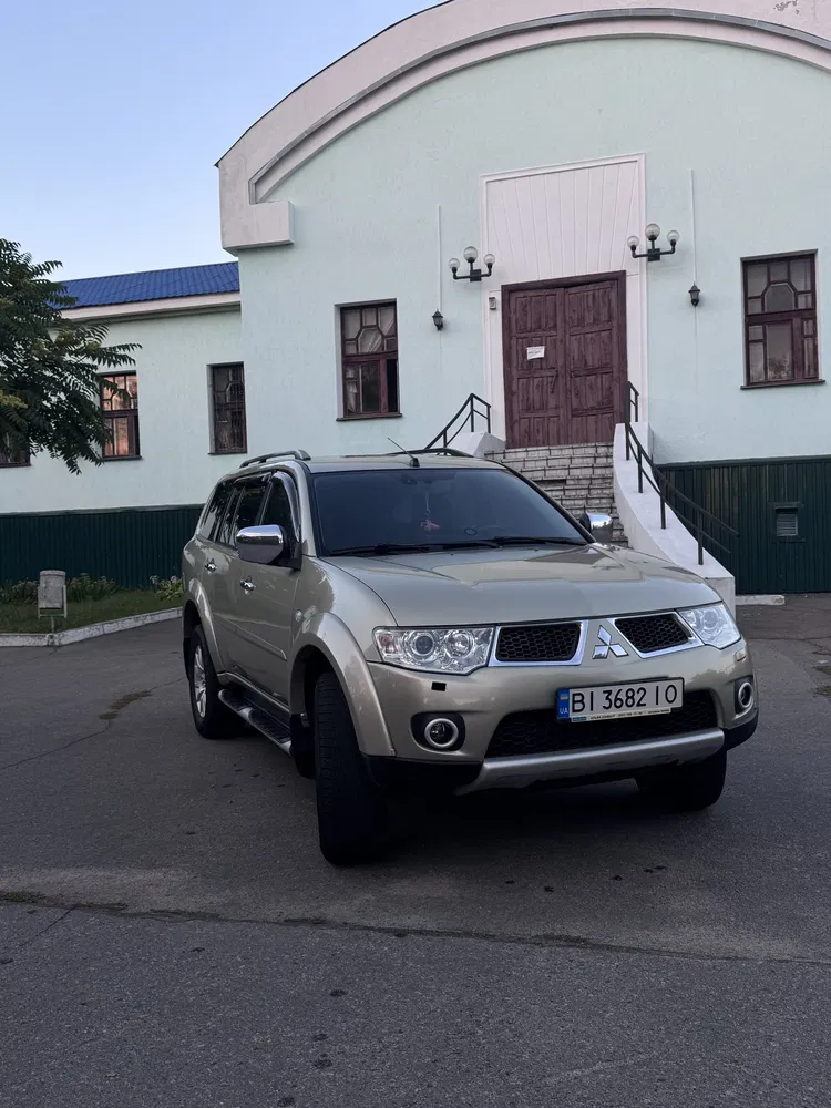 Фото 2010 Mitsubishi Pajero Sport