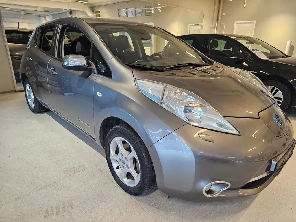 Фото 2014 Nissan Leaf
