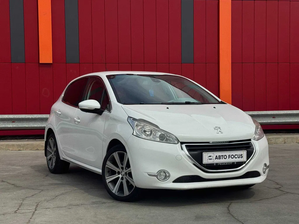 Фото 2013 Peugeot 208