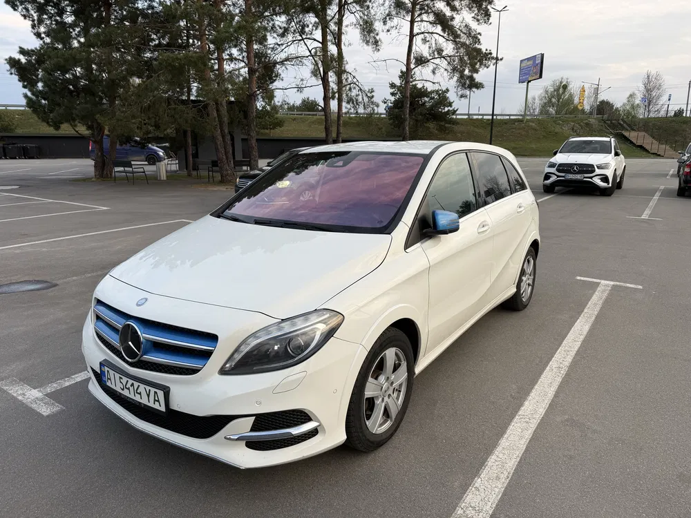Фото 2015 Mercedes-Benz 250