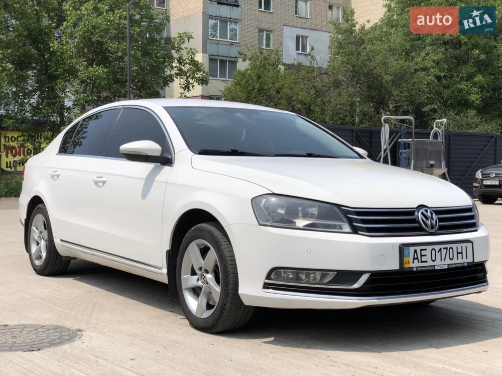 Фото 2011 Volkswagen Passat Sedan