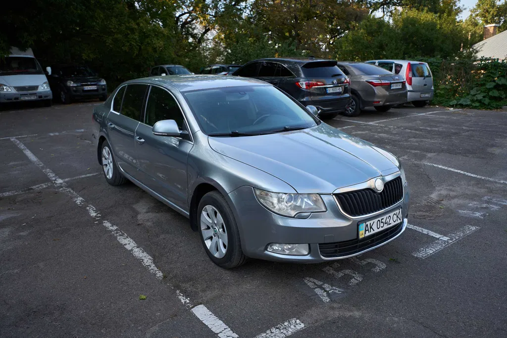 Фото 2011 Skoda Superb