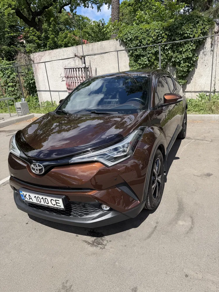 Фото 2017 Toyota c-hr