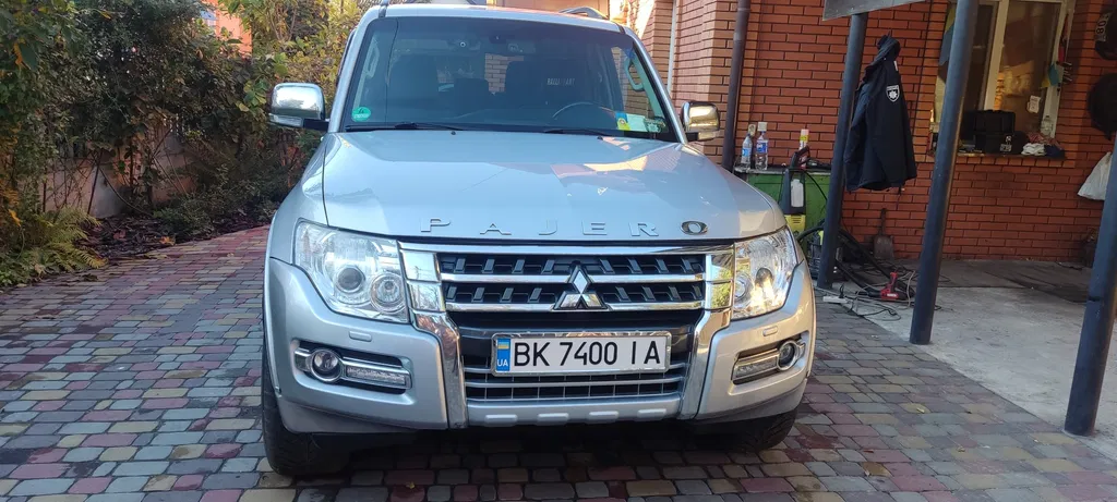Фото 2015 Mitsubishi Pajero