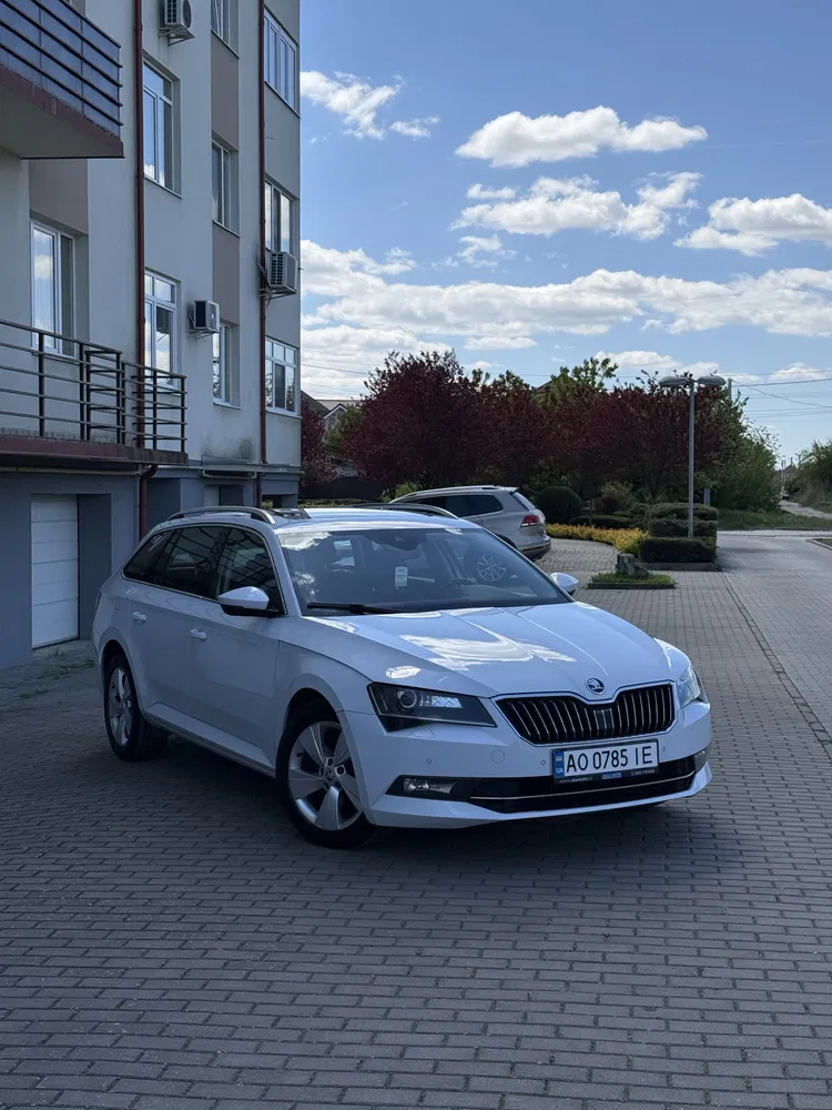 Фото 2018 Skoda Superb