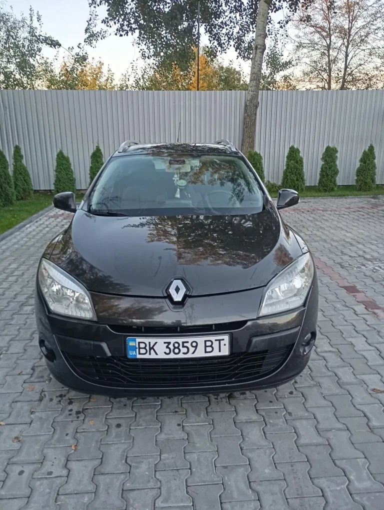 Фото 2010 Renault 4