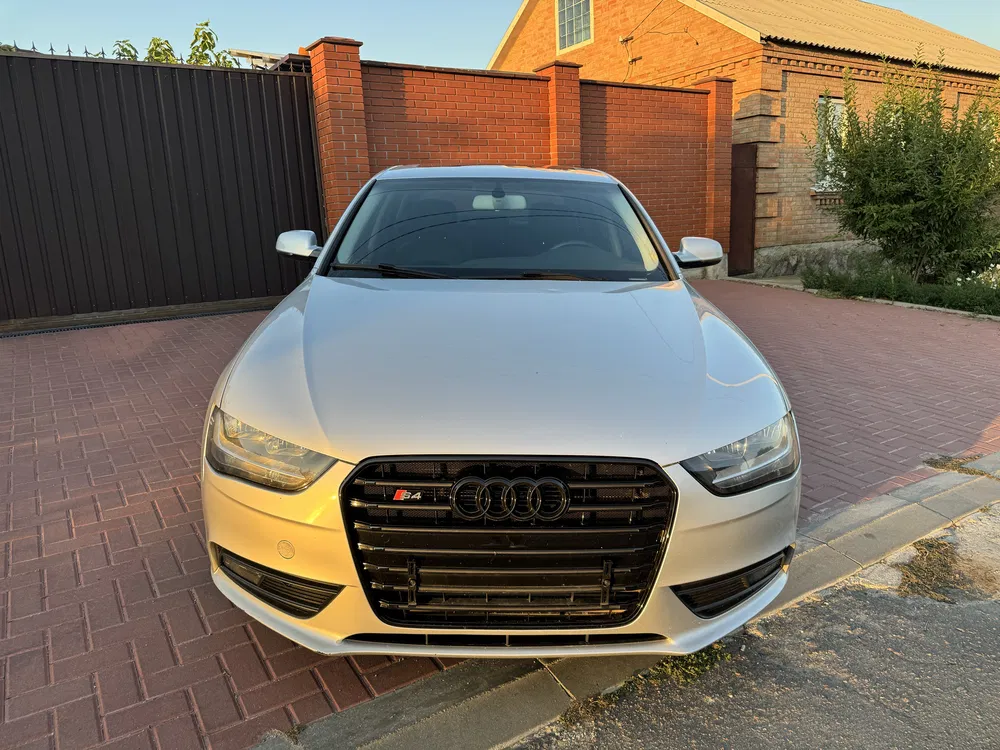 Фото 2013 Audi A4