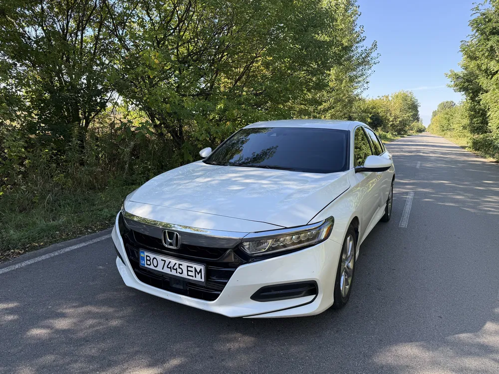 Фото 2019 Honda Accord