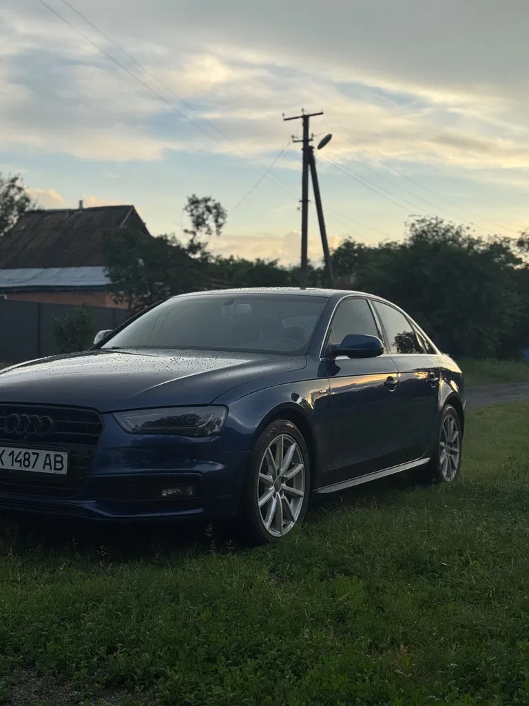 Фото 2013 Audi A4