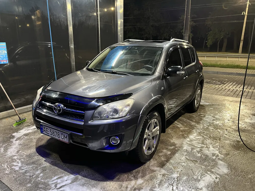 Фото 2010 Toyota RAV 4