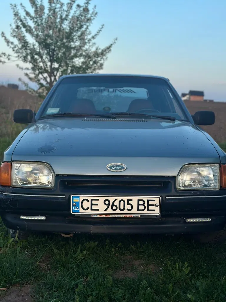 Фото 1987 Ford Escort
