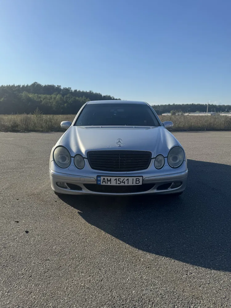 Фото 2004 Mercedes-Benz E серия