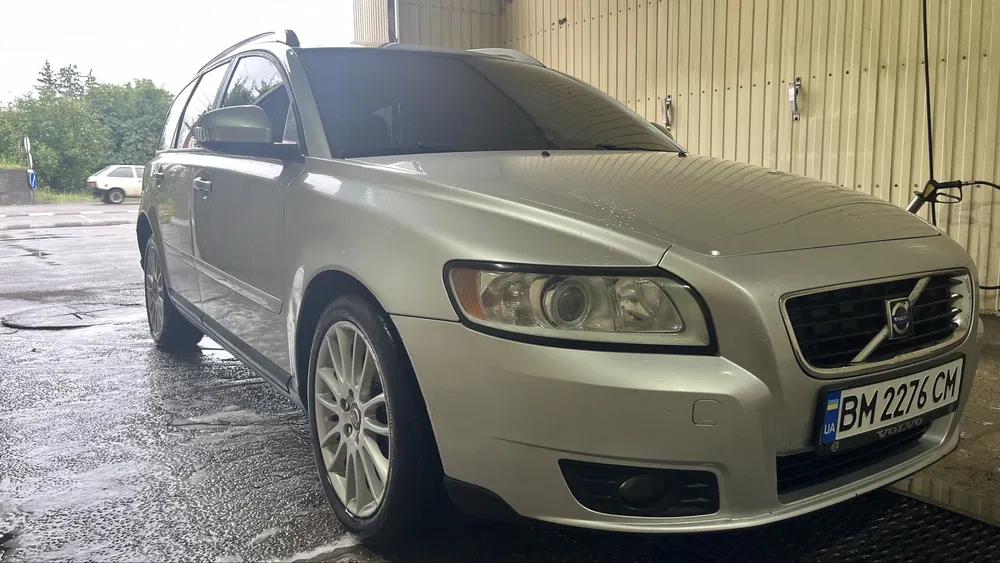 Фото 2010 Volvo V50