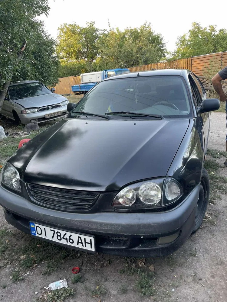 Фото 2000 Toyota Avensis