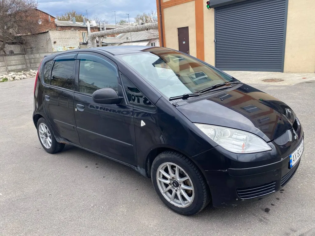 Фото 2008 Mitsubishi Colt