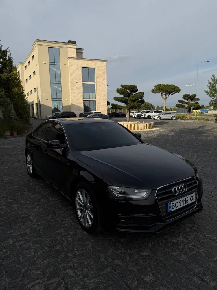 Фото 2013 Audi A4