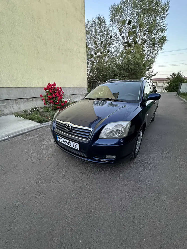 Фото 2005 Toyota Avensis
